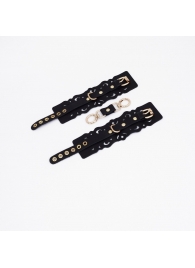 Черные кожаные наручники с узорами и золотистой фурнитурой - Crazy Handmade - купить с доставкой в Кургане
