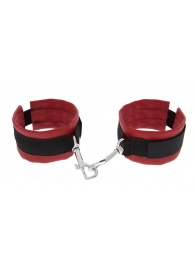 Красно-чёрные полиуретановые наручники Luxurious Handcuffs - Blush Novelties - купить с доставкой в Кургане