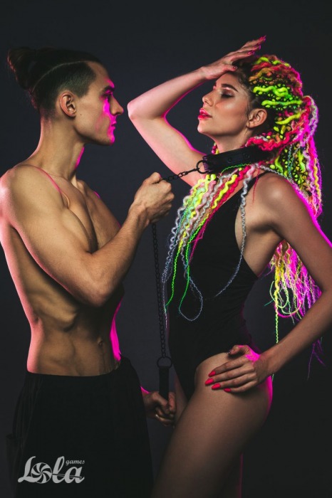 Черный ошейник с поводком Kinky - Lola Games - купить с доставкой в Кургане