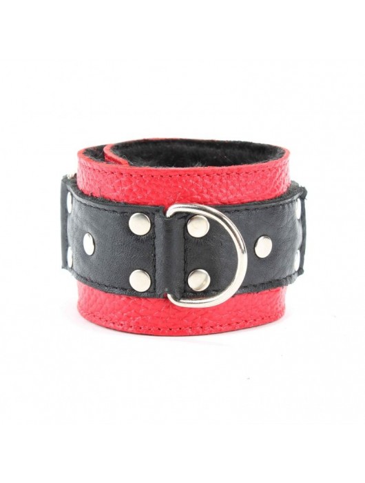 Красно-чёрные кожаные наручники с меховым подкладом - БДСМ Арсенал - купить с доставкой в Кургане